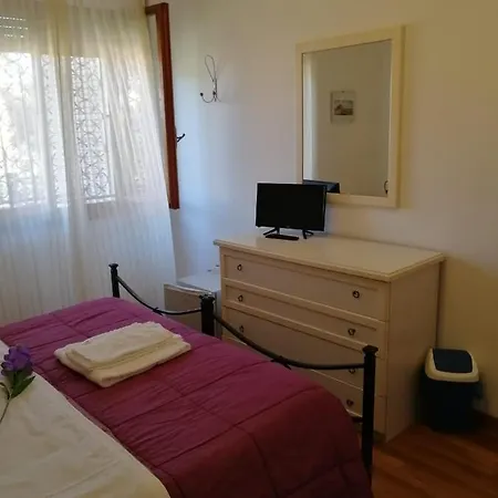 Bed and Breakfast Villa De' Pini *