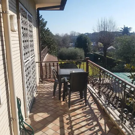 Bed and Breakfast Villa De' Pini *